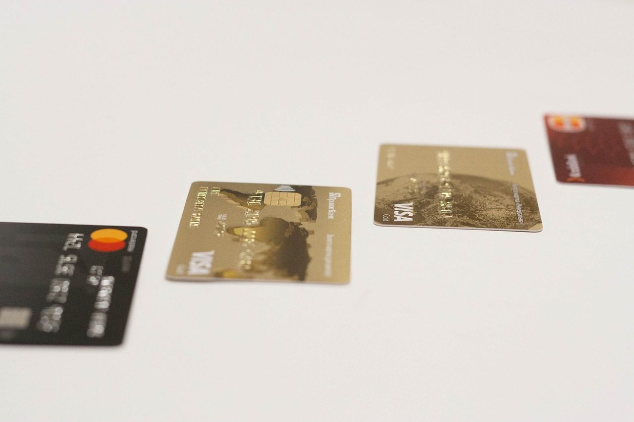 Conjunto de tarjetas revolving agrupadas en escalón